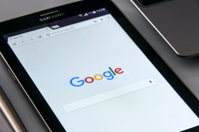 Tablet computer displaying Google.com — Neustart Digital